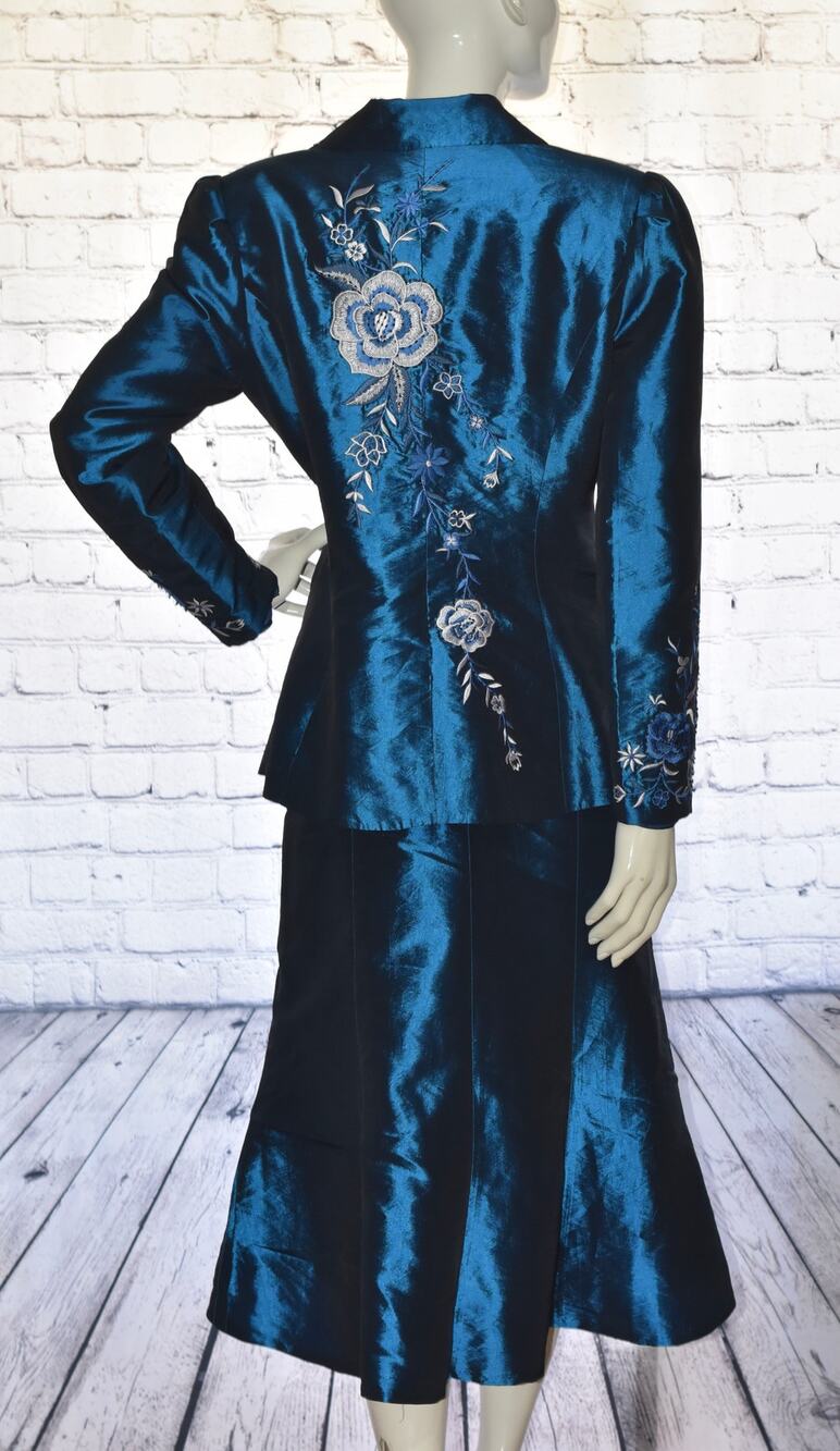 Susanna Formal Church Embellished 2pc Skirt Suit Embroidered Vibrant Blue Size 8
